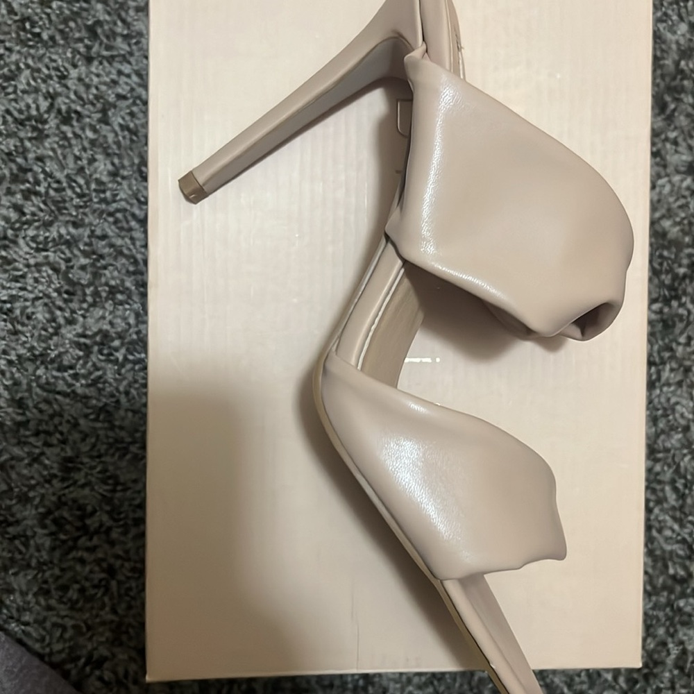 NEW BILLINI billini palmina heels - Honey
Heel height 10.5cm. - Picture 2 of 4